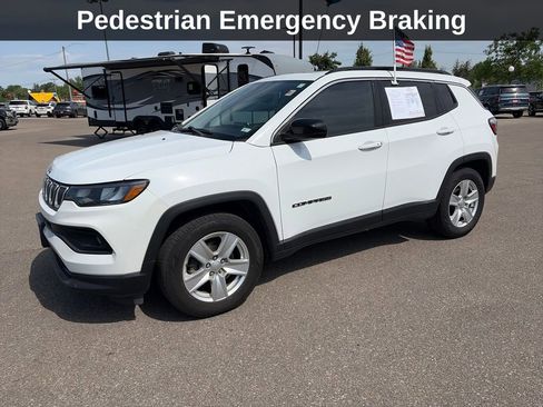 Used 2022 Jeep Compass Latitude w/ Sun and Sound Group FWD image 2