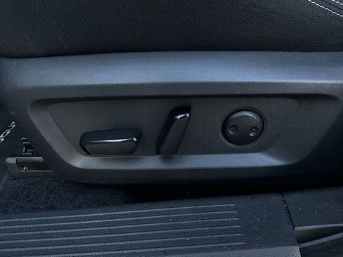 Used 2025 Nissan Rogue SV image 11