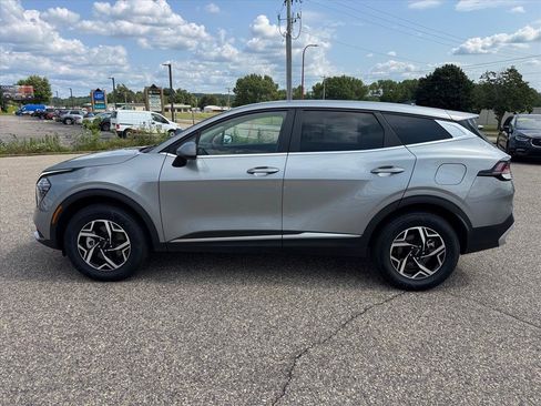 Used 2025 Kia Sportage LX AWD/4WD image 2
