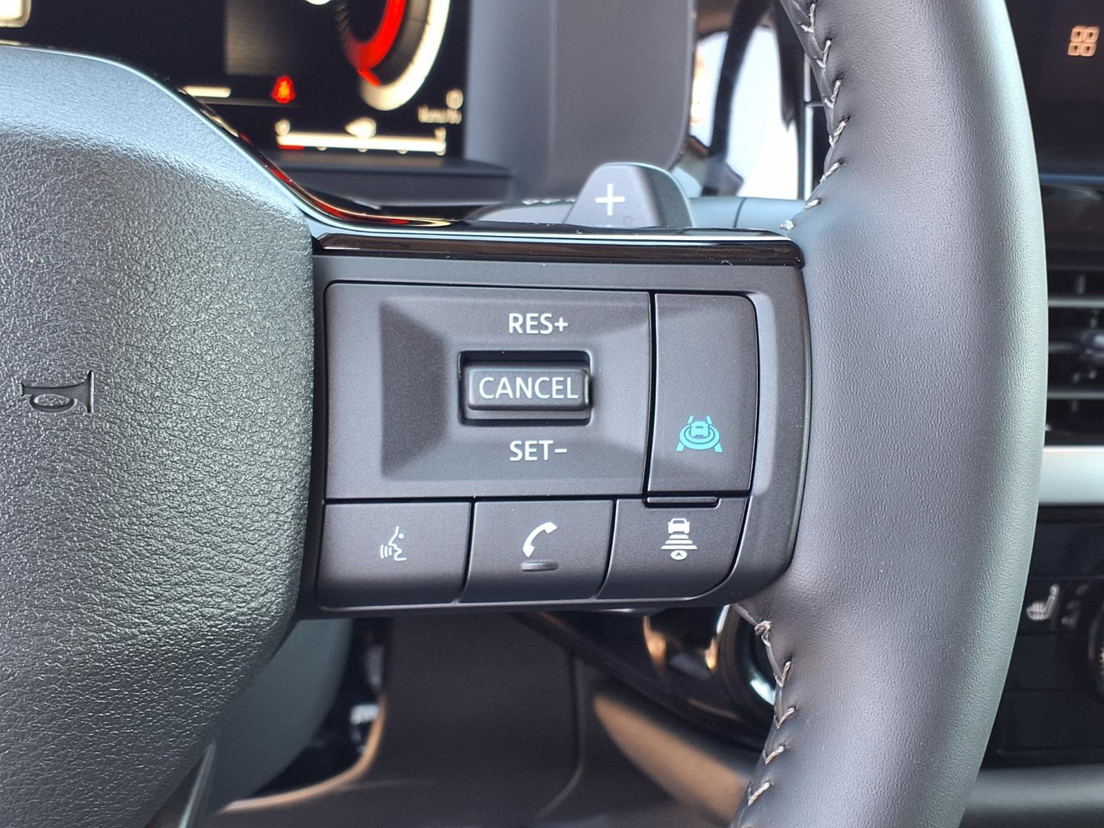 Used 2026 Nissan Pathfinder SL w/ SL Premium Package AWD/4WD image 26