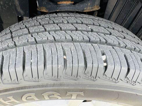 Used 2017 Nissan Titan SV image 40