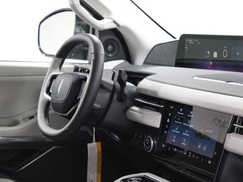 New 2026 Lincoln Navigator Reserve AWD/4WD image 32