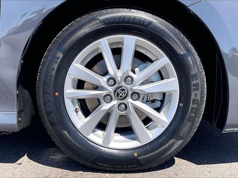 Used 2025 Toyota Camry LE image 9