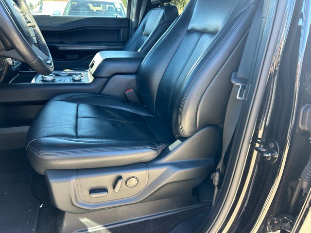 Used 2020 Ford Expedition Max XLT w/ Equipment Group 202A AWD/4WD image 18