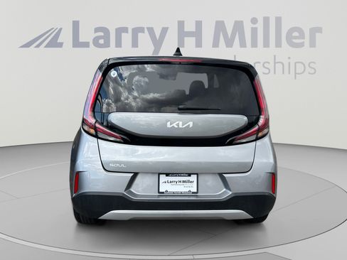 Used 2025 Kia Soul LX w/ LX Technology Package FWD image 5