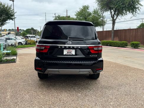 Used 2022 Nissan Armada Platinum w/ Captain's Chairs Package RWD image 9
