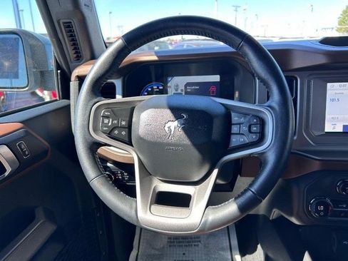 Used 2023 Ford Bronco Outer Banks image 10