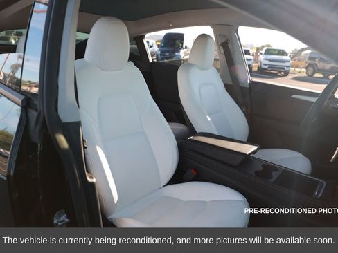 Used 2024 Tesla Model Y Performance image 15