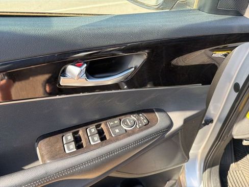 Used 2018 Kia Sorento EX image 5