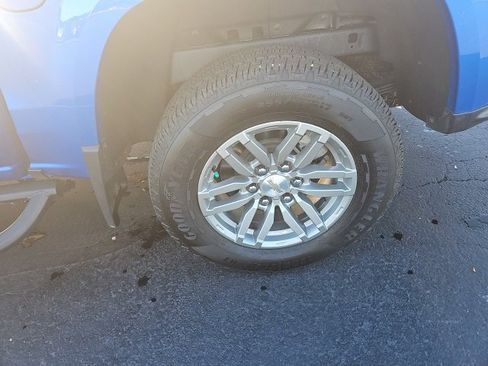 Used 2024 Chevrolet Colorado LT image 64