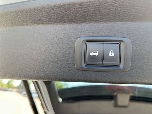 Used 2025 Mitsubishi Outlander SEL AWD/4WD image 16