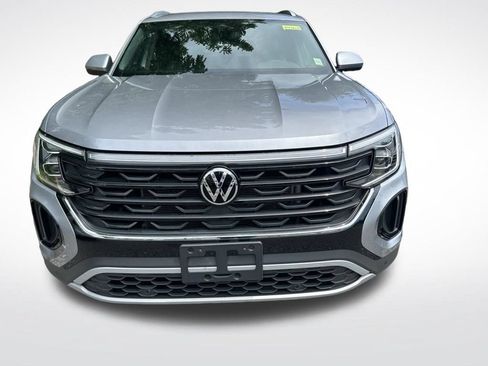 Used 2024 Volkswagen Atlas Cross Sport SE AWD/4WD image 2