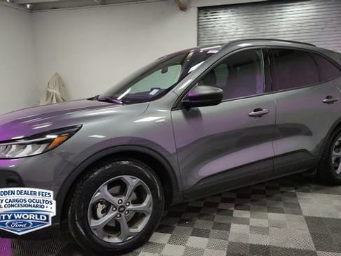 Used 2025 Ford Escape ST-Line FWD image 4