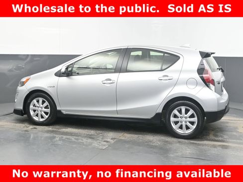 Used 2017 Toyota Prius C Two image 5