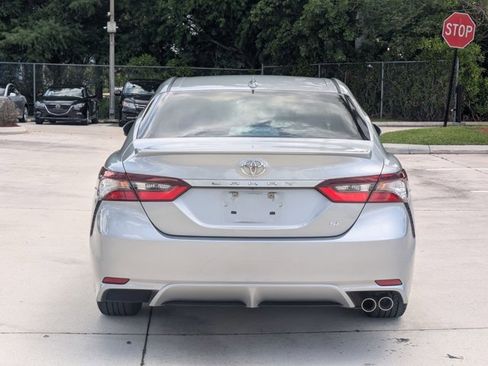 Used 2023 Toyota Camry SE FWD image 6