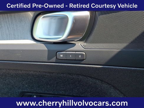 Certified 2025 Volvo XC40 B5 Plus w/ Protection Package Premier image 24