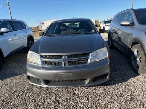Used 2013 Dodge Avenger SE image 3