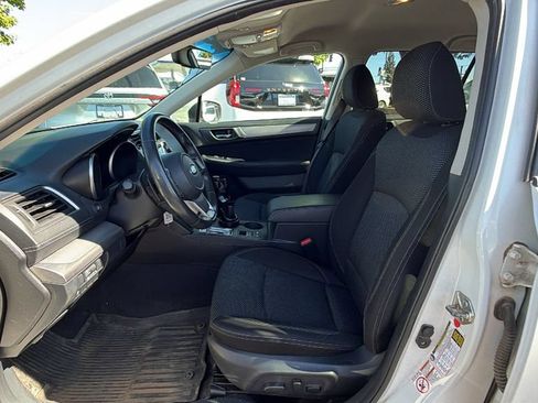 Used 2018 Subaru Outback 2.5i Premium AWD/4WD image 32