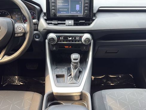 Used 2020 Toyota RAV4 XLE FWD image 15