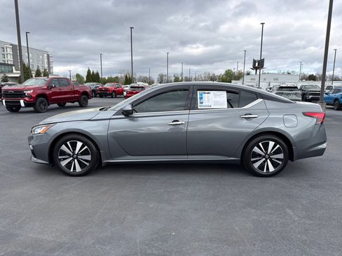 Used 2020 Nissan Altima 2.5 SV image 6