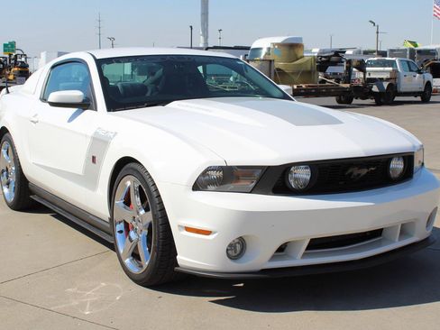 Used 2010 Ford Mustang GT RWD image 35