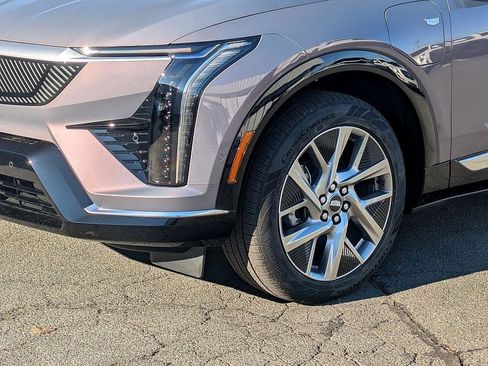 New 2026 Cadillac Optiq Luxury 2 image 9