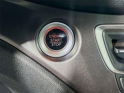 Certified 2025 Honda Passport EX-L image 18