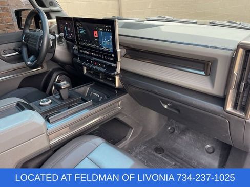 Certified 2025 GMC Hummer EV 2X AWD/4WD image 30