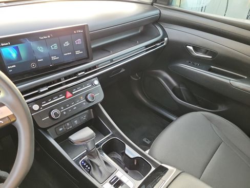 Certified 2025 Hyundai Tucson SE image 15