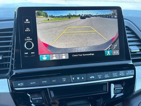 Used 2025 Honda Odyssey Sport-L image 15