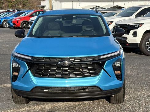 New 2026 Chevrolet Trax LT w/ Midnight Edition image 2
