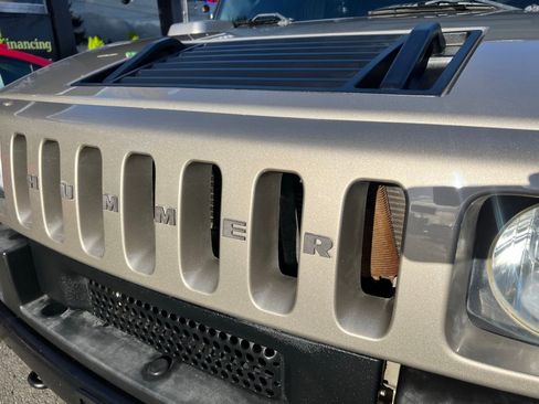 Used 2005 HUMMER H2 Base w/ Preferred Equipment Group image 11