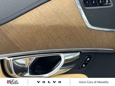 Used 2016 Volvo XC90 T6 Inscription w/ Protection Package Plus image 14