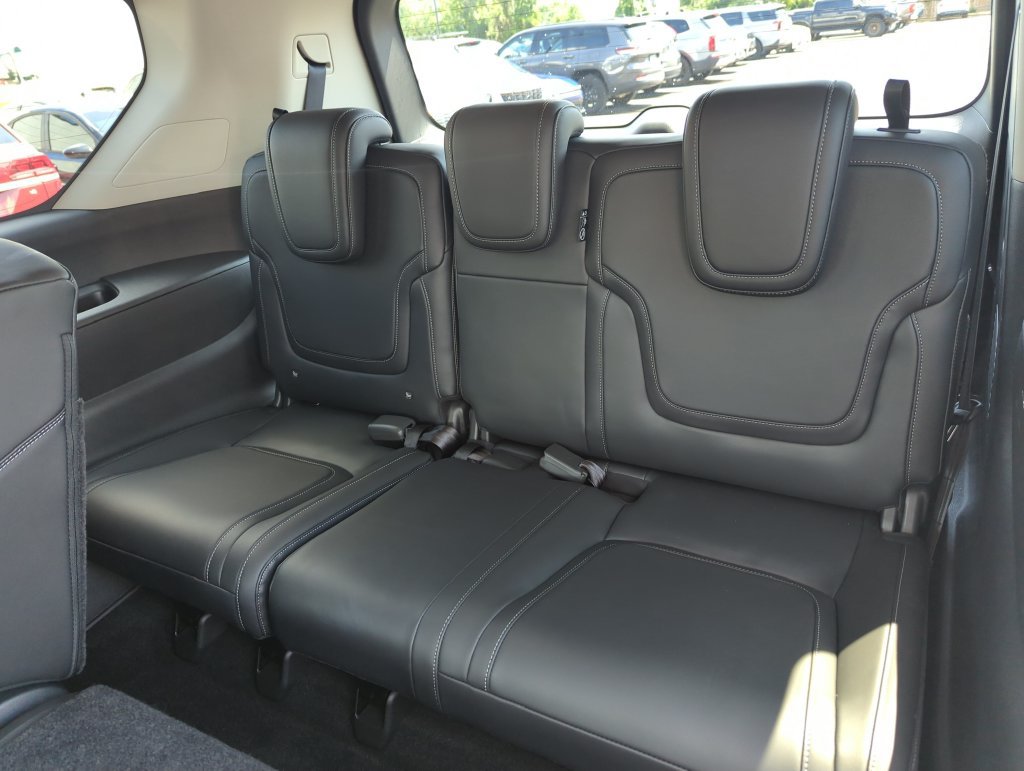 Used 2025 Nissan Armada SV AWD/4WD image 29