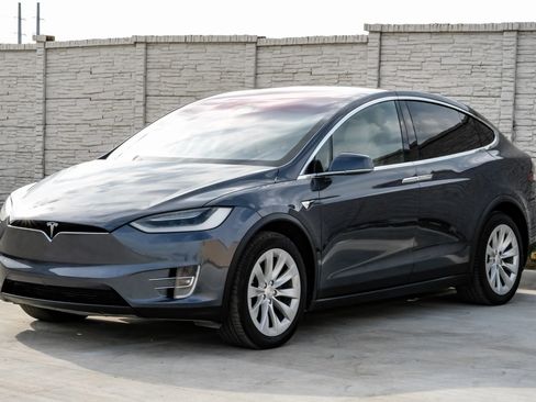 Used 2019 Tesla Model X 75D image 7