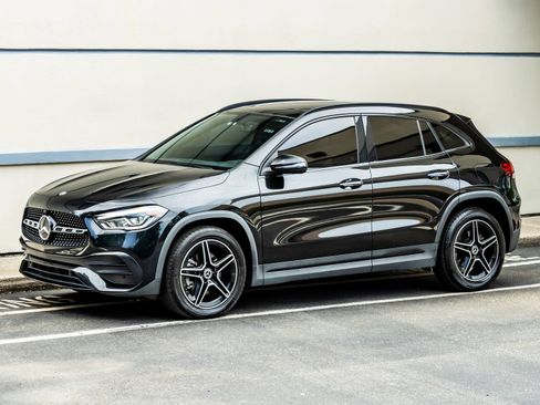Used 2021 Mercedes-Benz GLA 250 4MATIC image 3