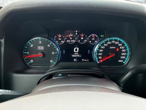 Used 2017 Chevrolet Suburban Premier image 19