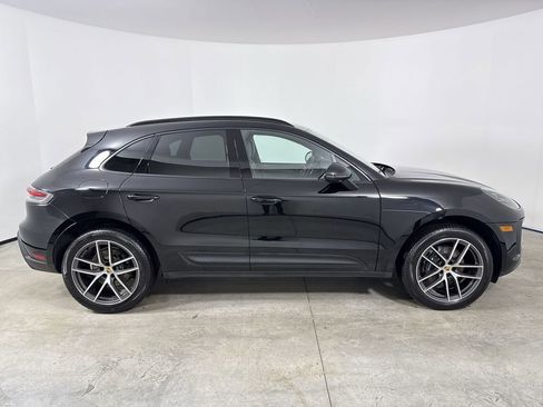 Certified 2025 Porsche Macan image 8