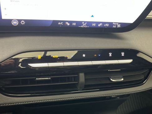 Certified 2025 Buick Enclave Sport Touring w/ Super Cruise Package image 23