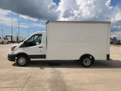 Used 2022 Ford Transit 350 DRW RWD image 8