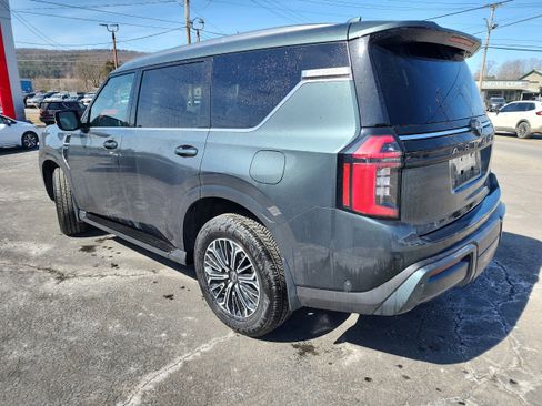 New 2025 Nissan Armada SL w/ Captain's Chari Seat Package image 6