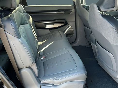 New 2026 Kia EV9 Wind image 8