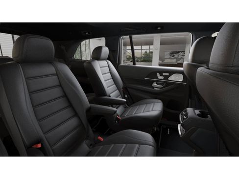 New 2026 Mercedes-Benz GLS 580 4MATIC image 4