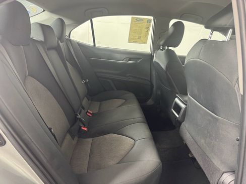 Used 2021 Toyota Camry LE image 39