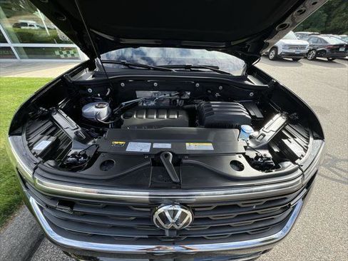 New 2026 Volkswagen Atlas Cross Sport SEL Premium R-Line AWD/4WD image 25