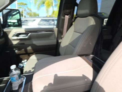 Used 2025 Chevrolet Silverado 2500 LTZ w/ LTZ Premium Package image 10