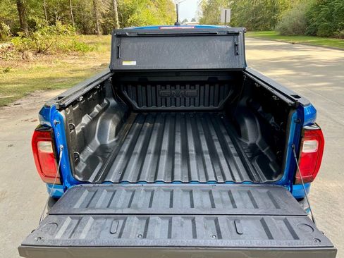 Used 2023 GMC Canyon AT4 image 10