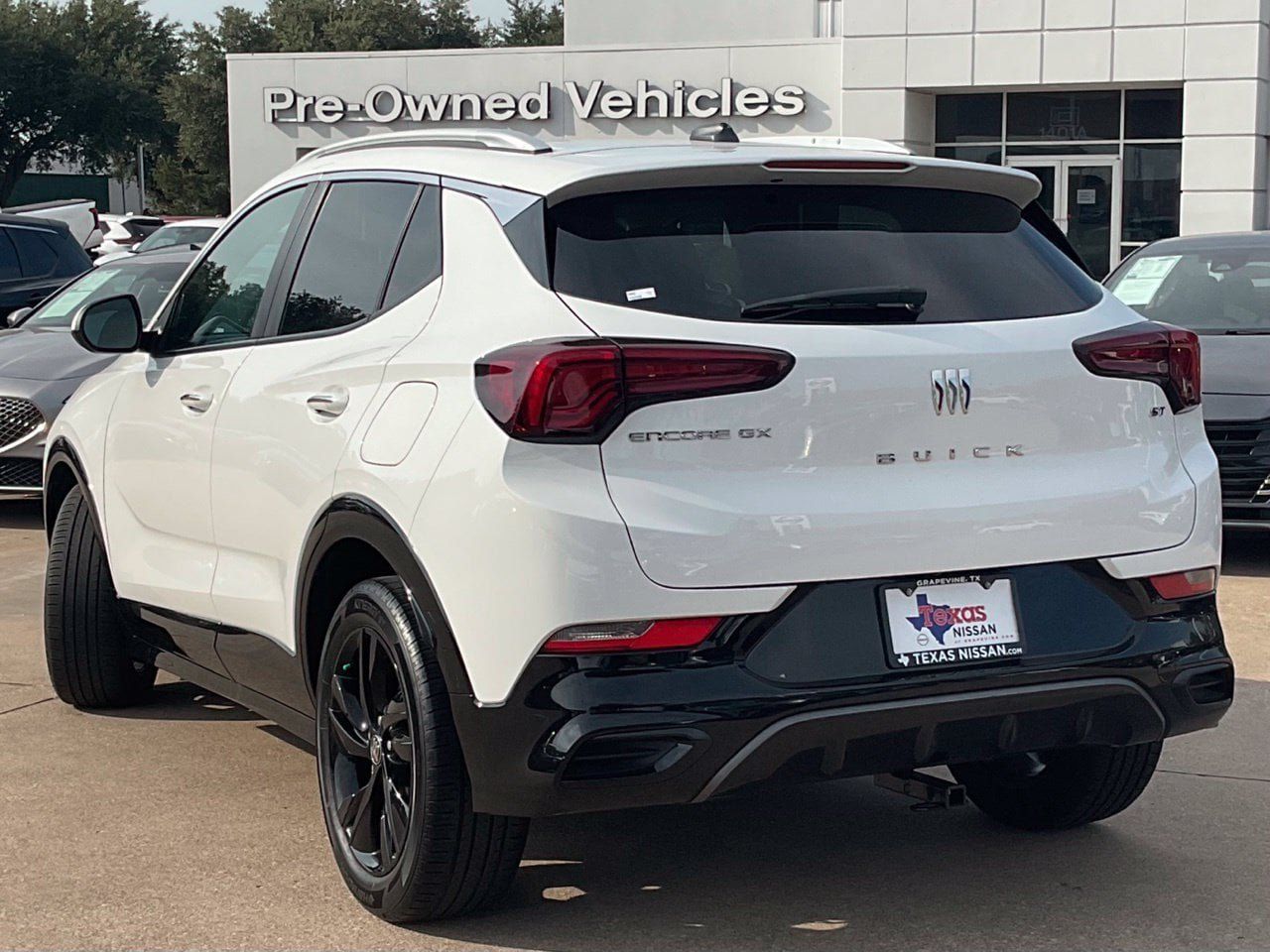 Used 2024 Buick Encore GX Sport Touring FWD image 6