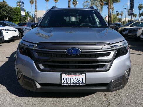 Certified 2025 Subaru Forester Limited w/ Popular Package image 8