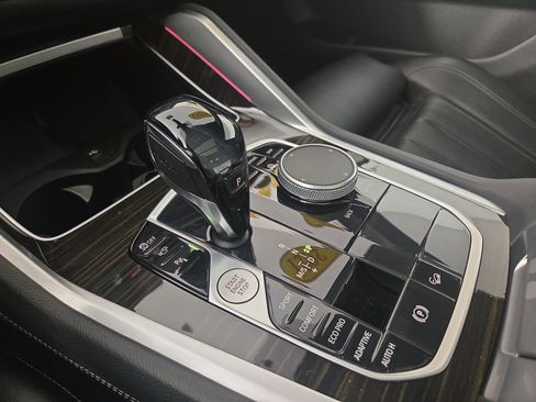 Used 2021 BMW X6 xDrive40i w/ Premium Package image 24